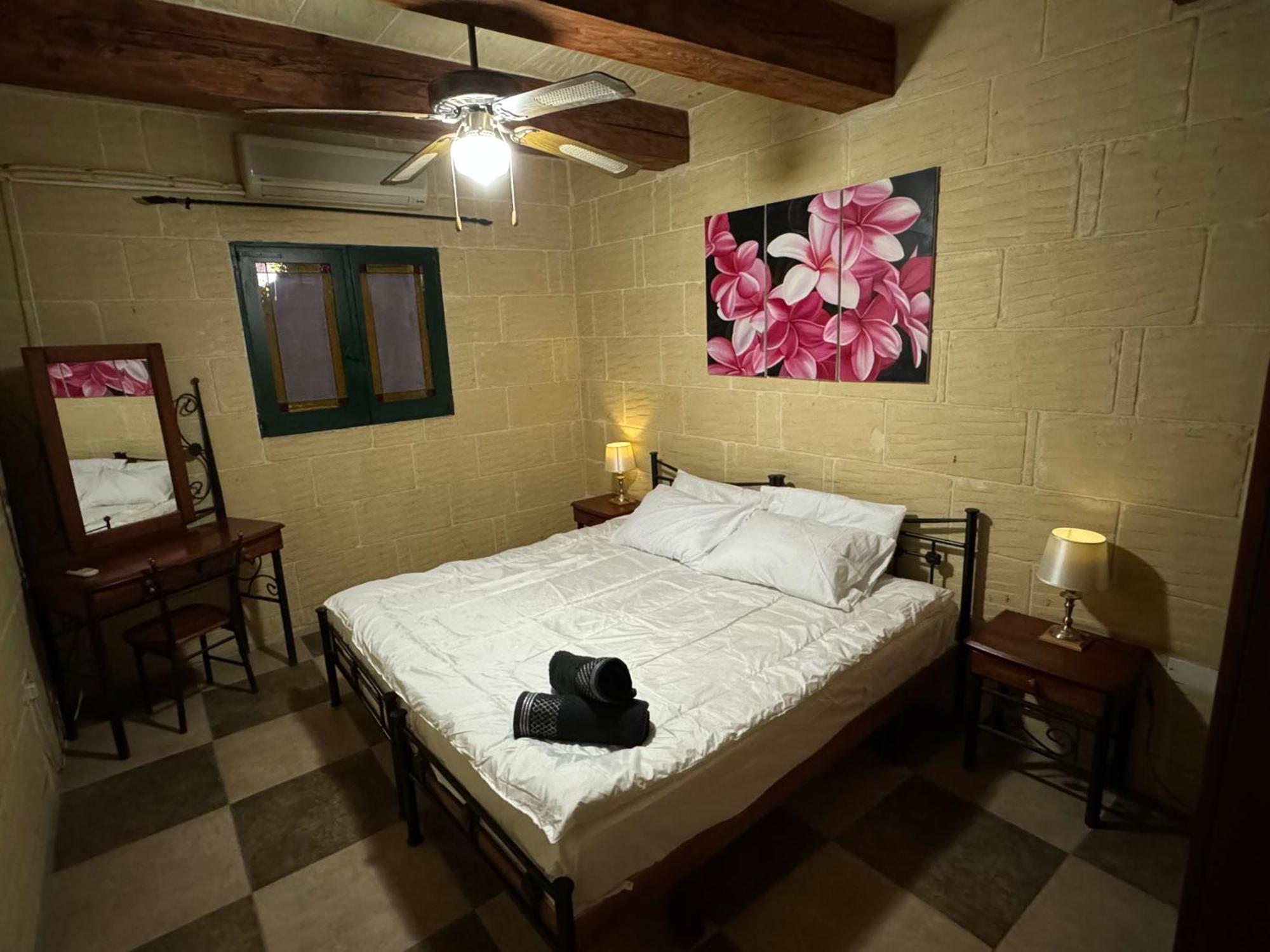 Hotel Tal-Bir Farmhouse Nadur Esterno foto