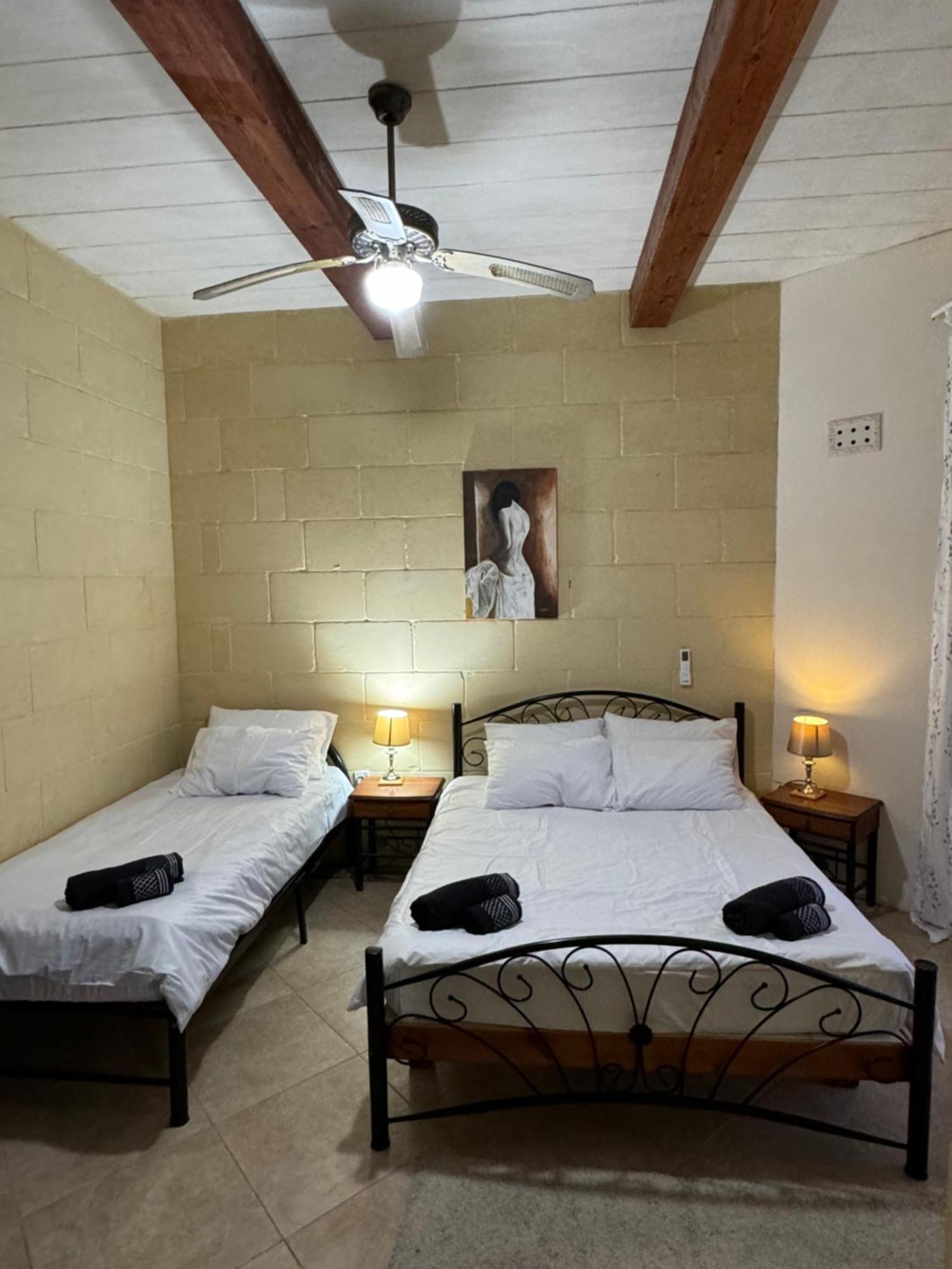 Hotel Tal-Bir Farmhouse Nadur Esterno foto