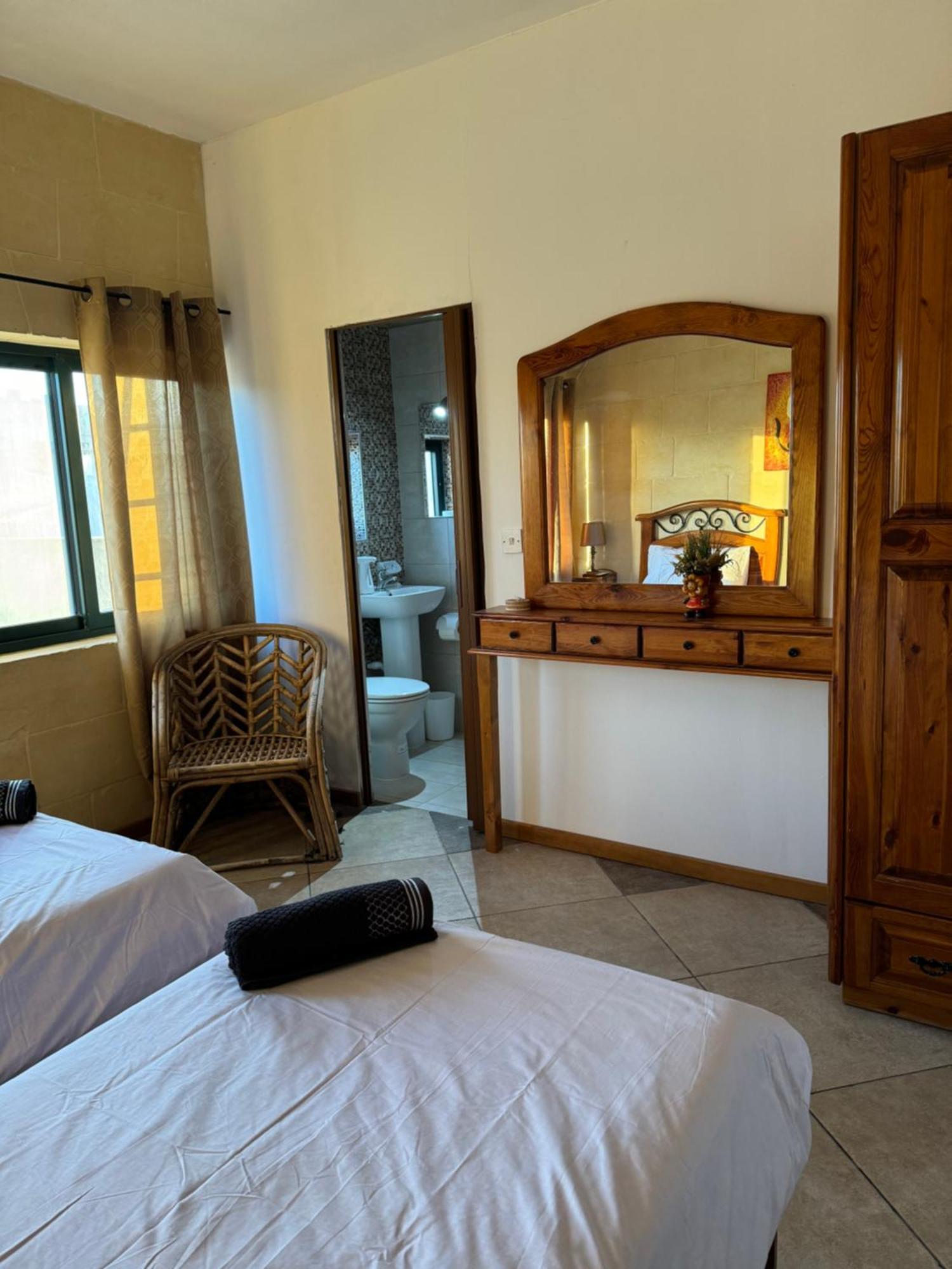 Hotel Tal-Bir Farmhouse Nadur Esterno foto