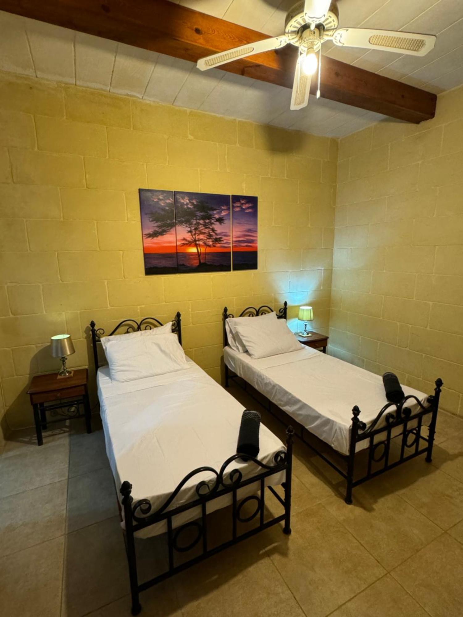 Hotel Tal-Bir Farmhouse Nadur Esterno foto